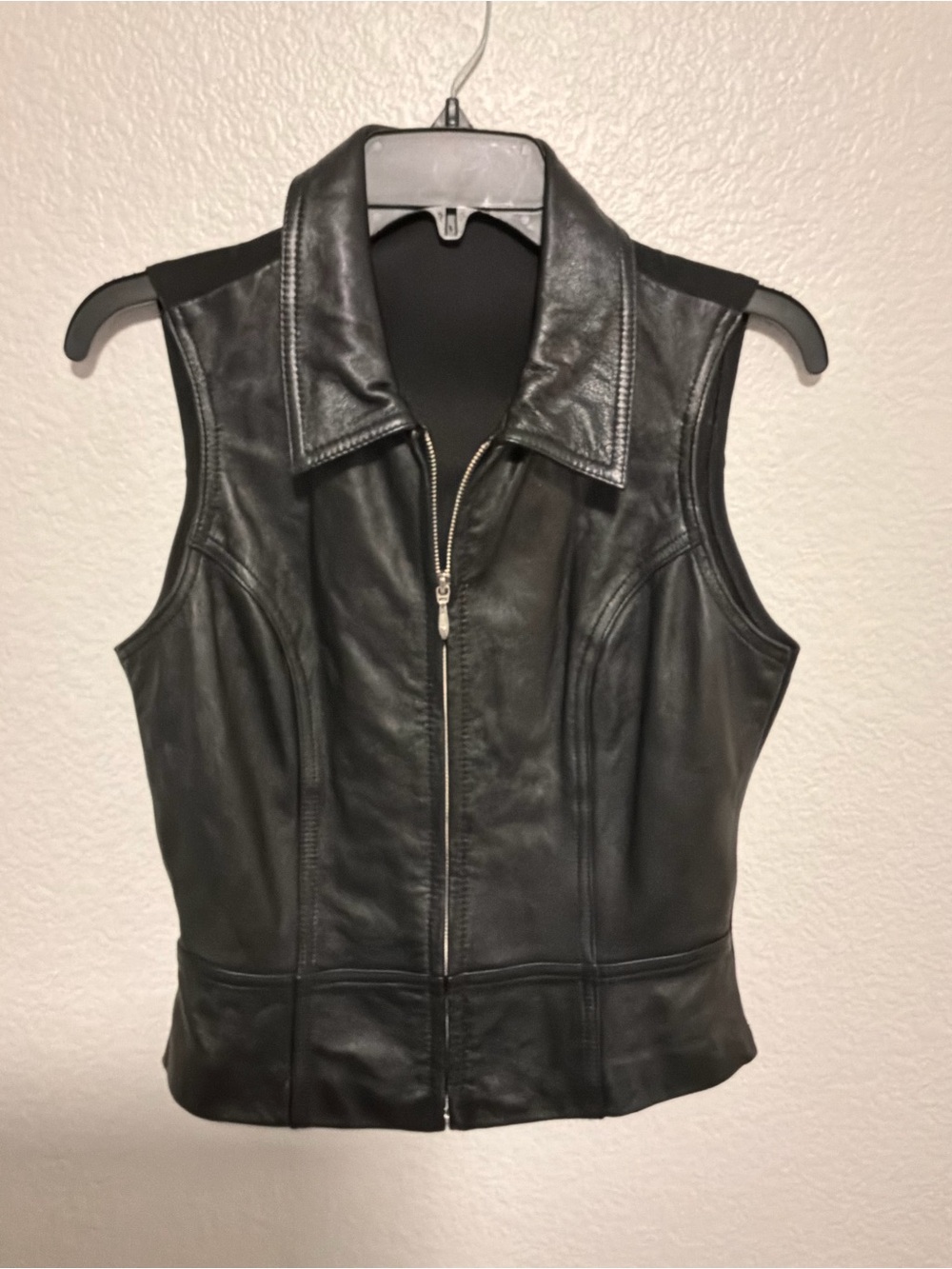 Vintage Wilsons Leather Black Sleeveless Zip-Front Leather Vest - Medium
